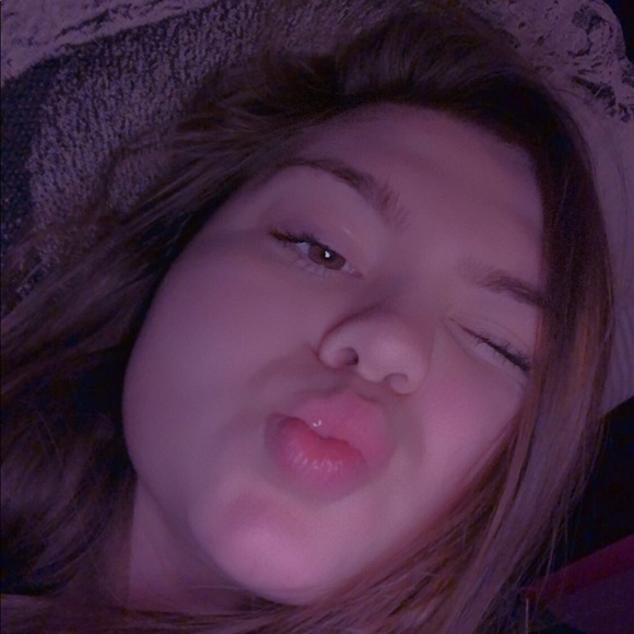 Meet your Posher, Emma - Picture 6 of 6